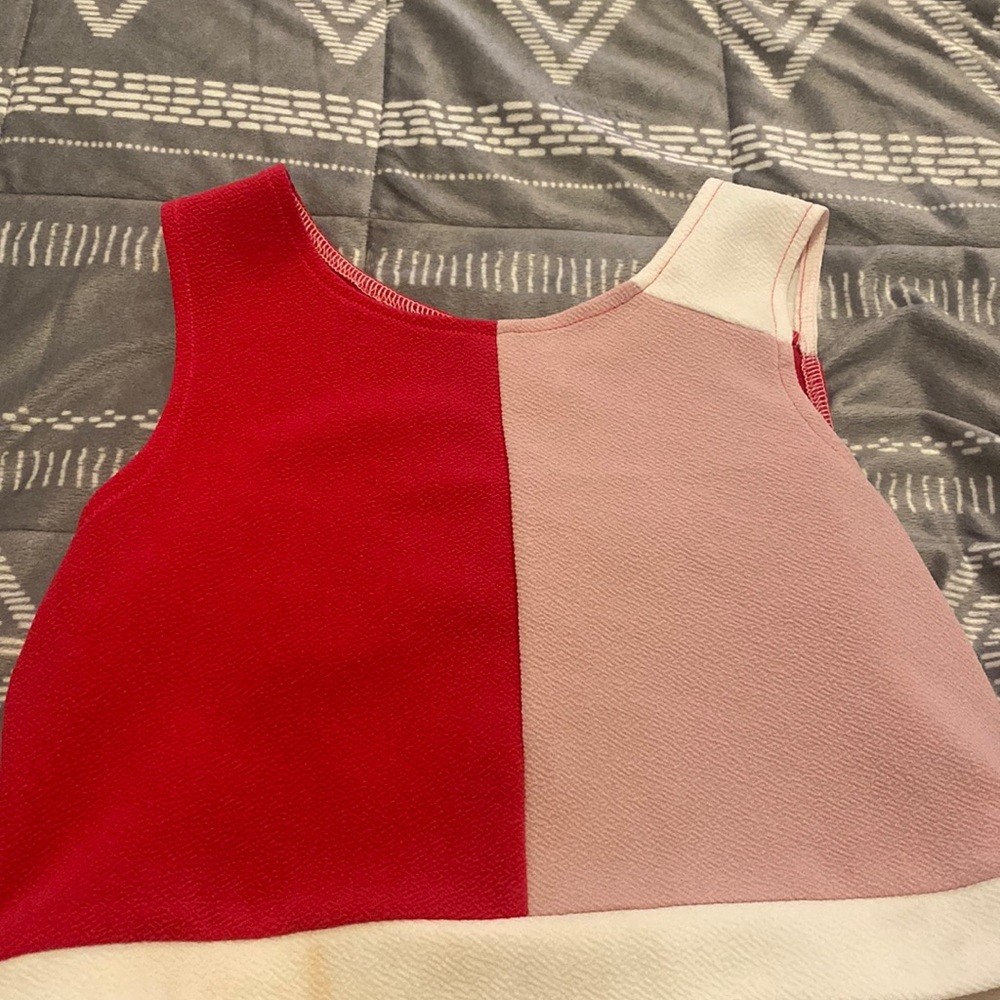 pink top